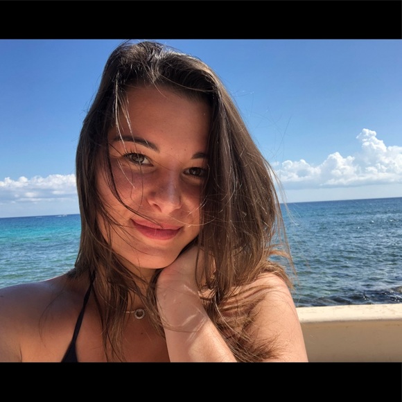 Meet your Posher, Hailea - Picture 1 of 1